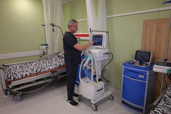 Україна отримала від Угорщини 100 апаратів ШВЛ