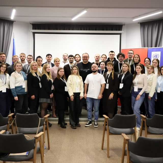 Навчальна програма «PRO лідерство» 11-13 листопада 2025 року — інтенсив для молодих лікарів і лікарок із Миколаївщини Навчальна програма «PRO лідерство» 11-13 листопада 2025 року — інтенсив для молодих лікарів і лікарок із Миколаївщини